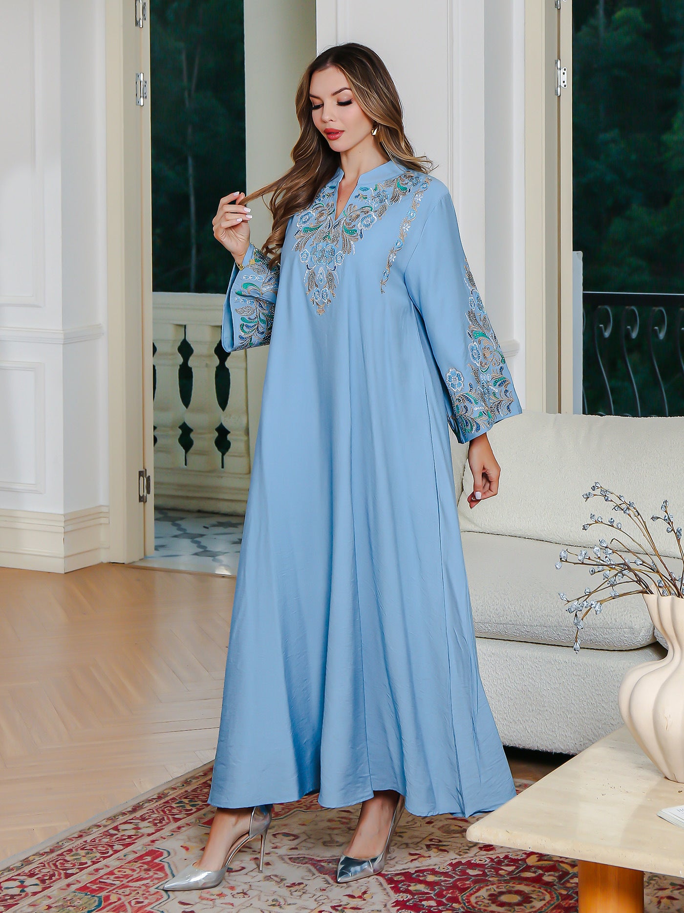 Muslim elegant V-neck dress, Middle Eastern dress, Islamic embroidered hot diamond dress, women's liturgical dress